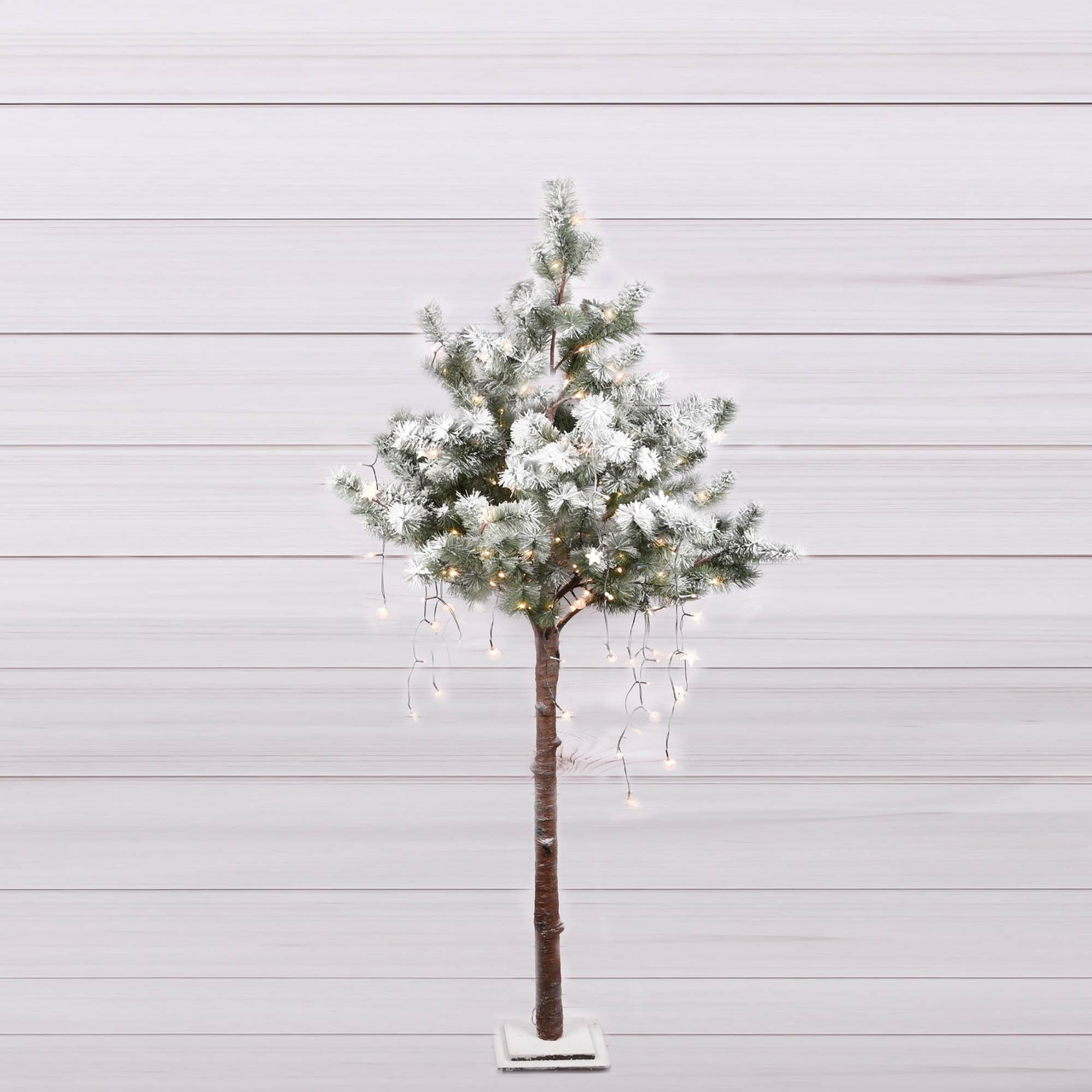 Dekoratief | Decoratieboom 'Snow Pine', 155 LED, 150cm | A225975